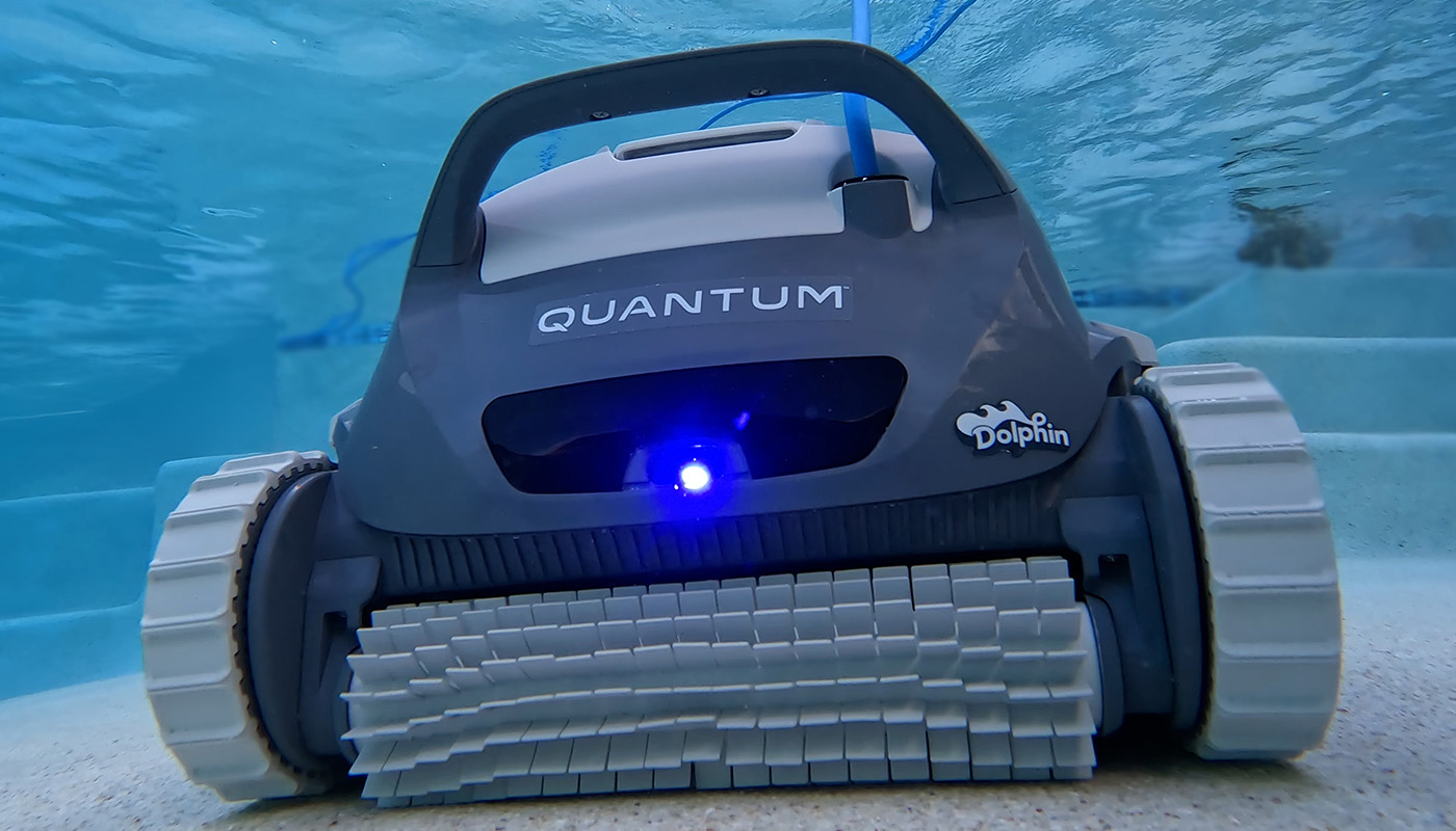 Dolphin Quantum Pool Cleaning