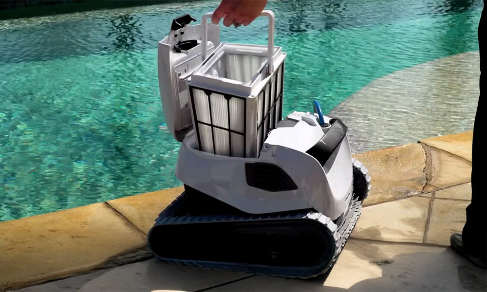 Dolphin Explorer E50 cleaning filter